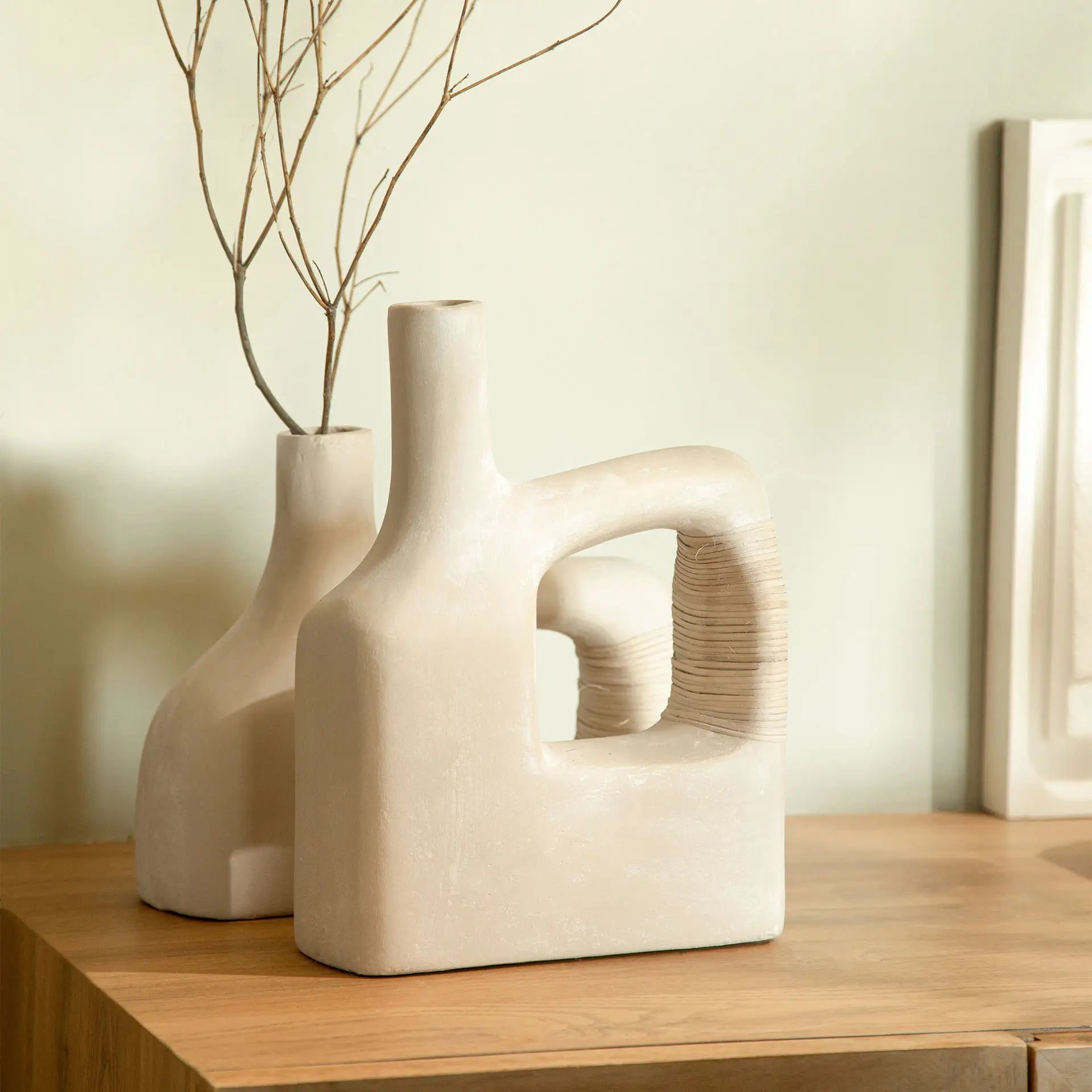 Grand vase en canne de rotin