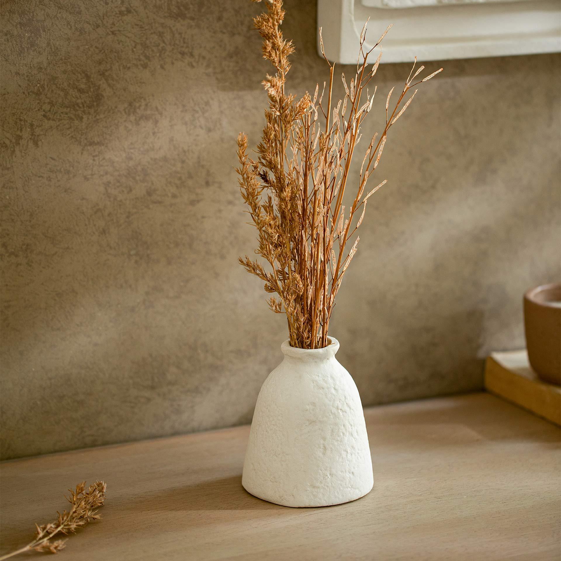 Vase de fleurs séchées blanc