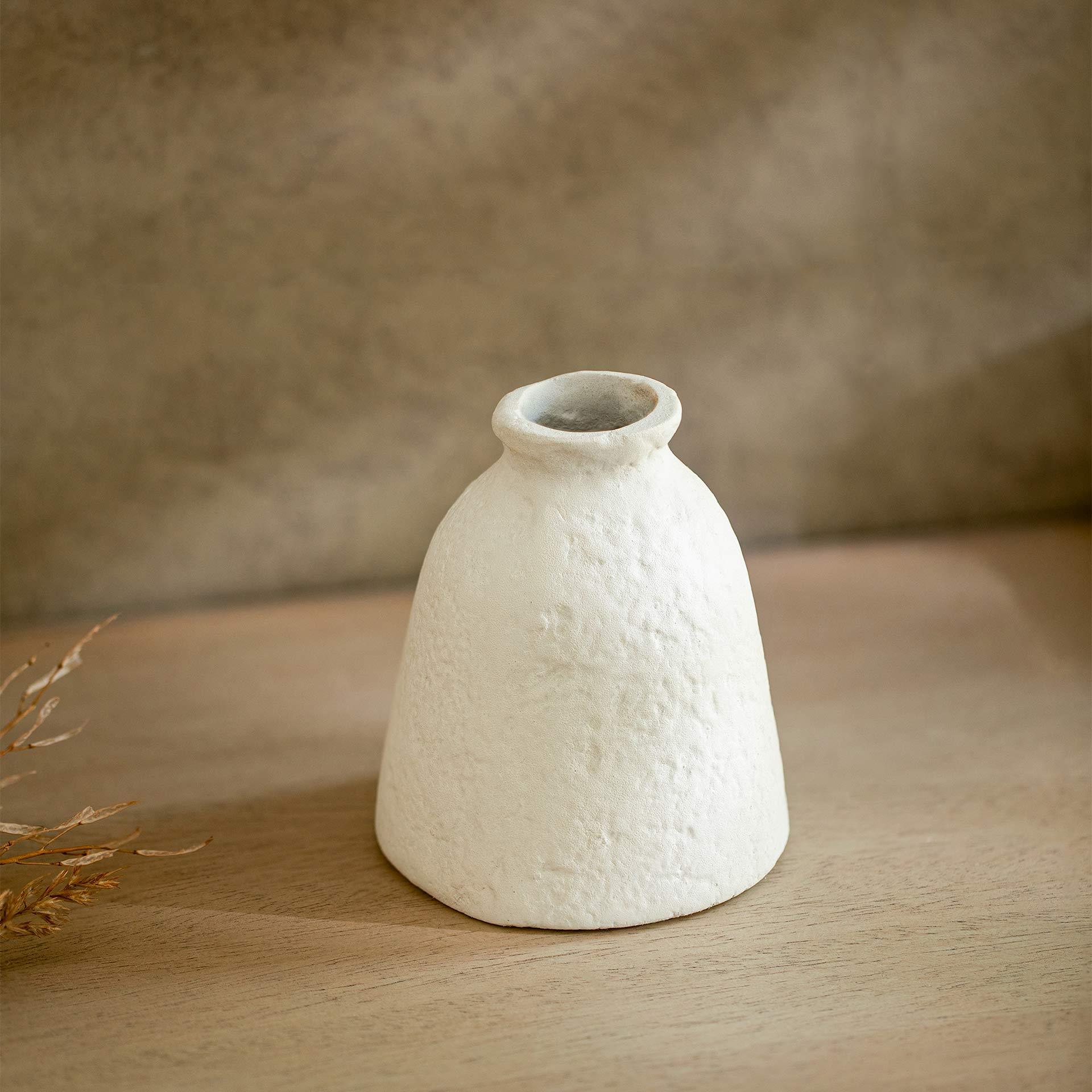 Vase de fleurs séchées blanc