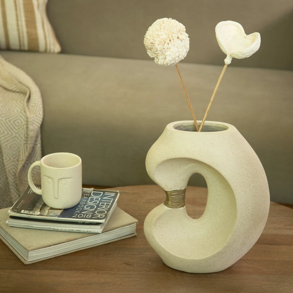 Petit vase avec travail en fil de fer