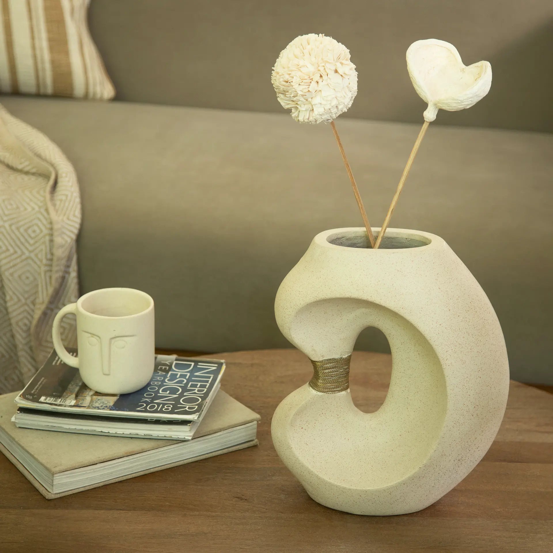 Petit vase avec travail en fil de fer