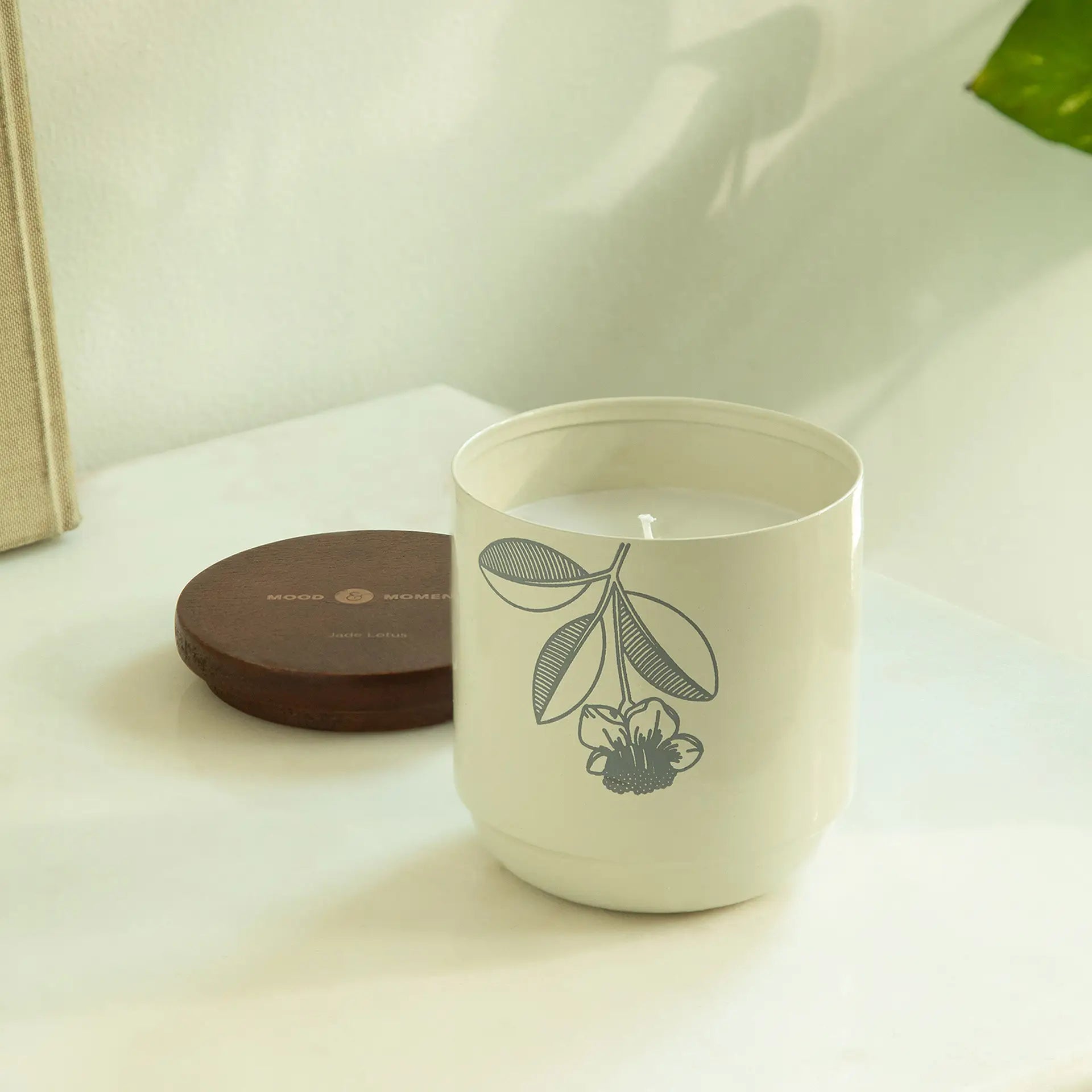 Bougie en cire dans un pot en métal Jade Lotus (3 mèches)