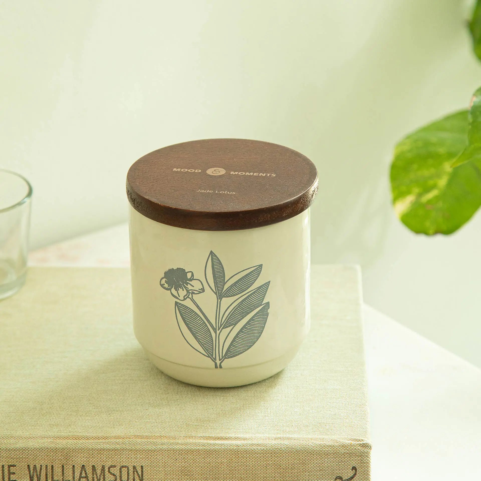 Bougie en cire dans un pot en métal Jade Lotus (3 mèches)