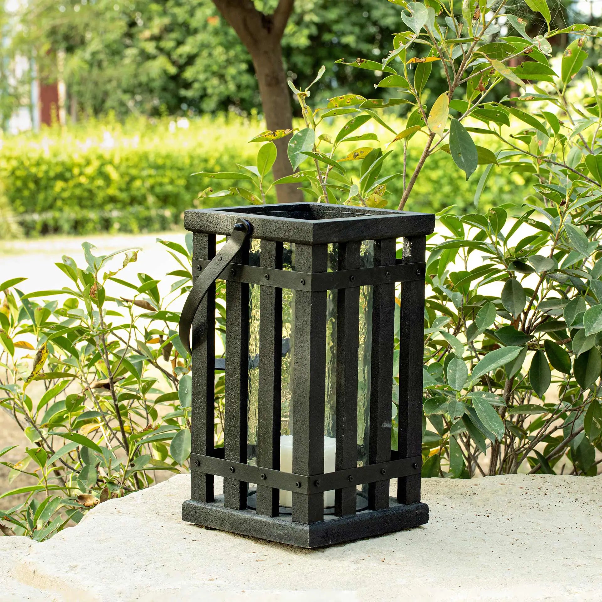 Lanterne noire carrée
