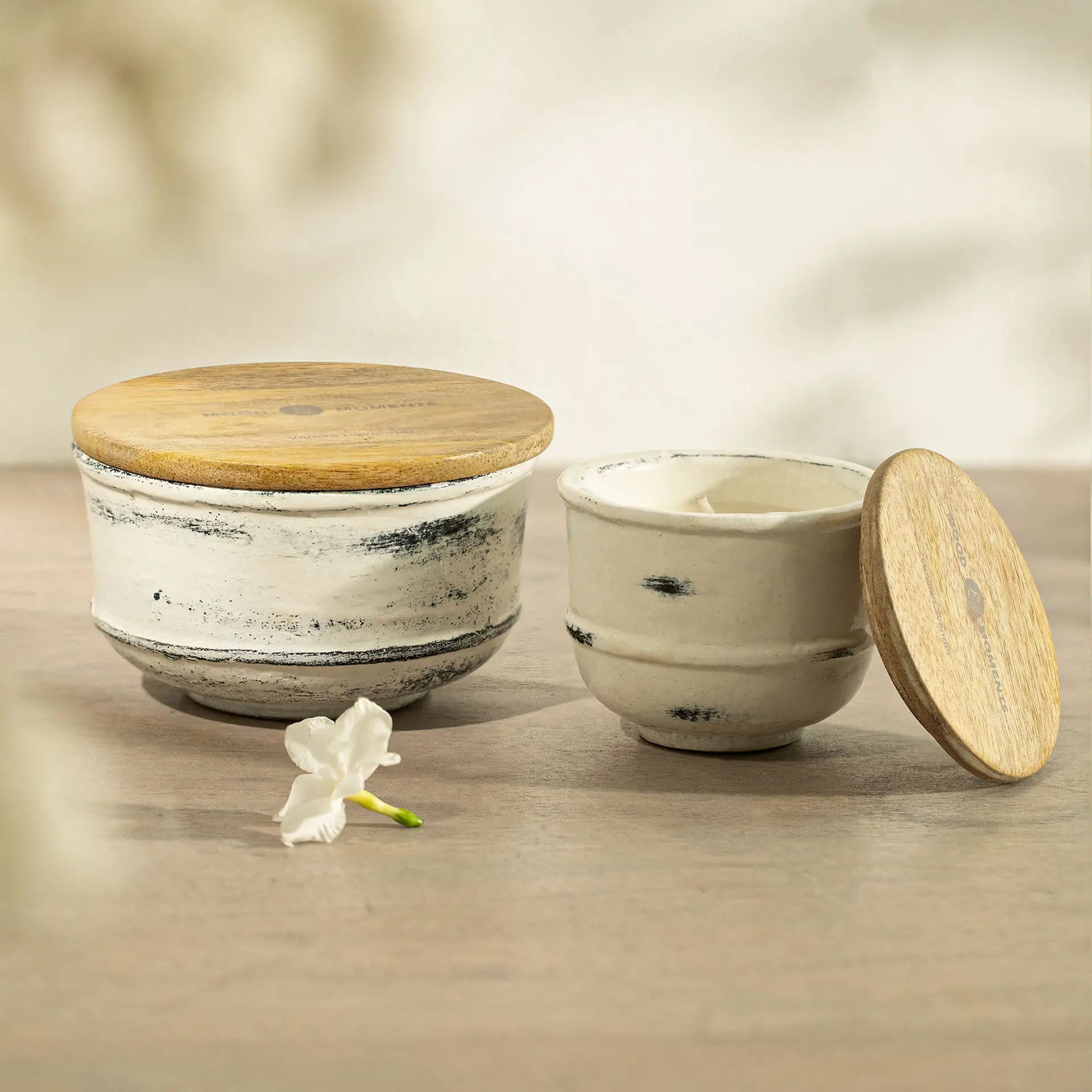 Bougie parfumée à la cire de lavande et vanille en pot de terre cuite (1 mèche)